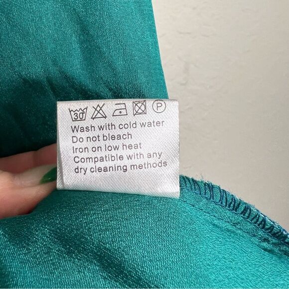 BELONGSCI floral dress NWT lined 🌺 ruffle sleeves 🌺 medium - Picture 2 of 7